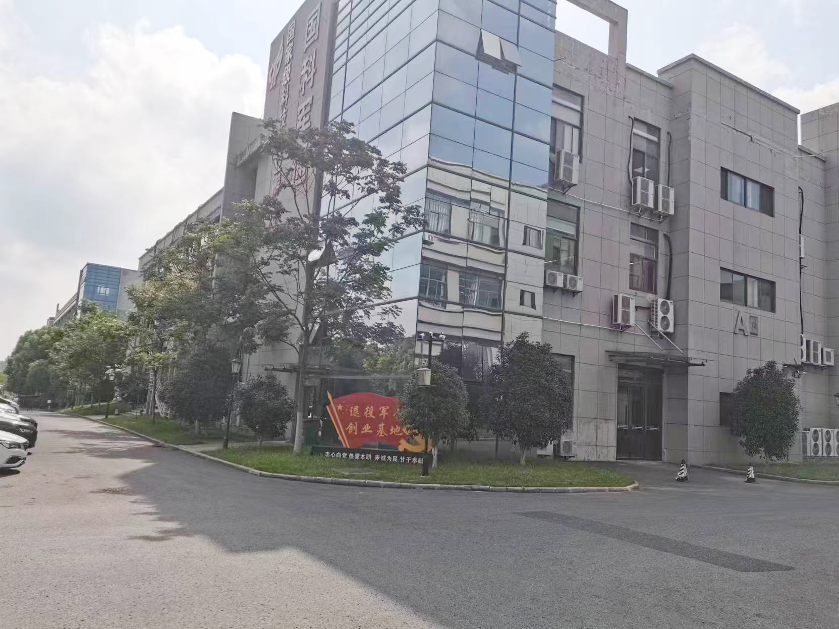 安徽办公楼装修专家!资质齐全,速造精品工程(图5) 安徽办公楼装修专家!资质齐全,速造精品工程(图5)