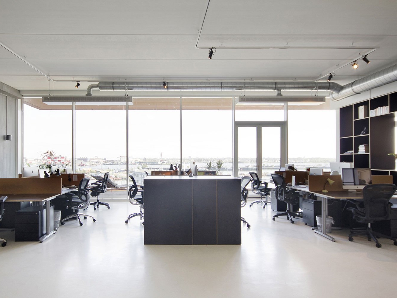 政务区现代工业风 LOFT 办公室装修设计(图1) 政务区现代工业风 LOFT 办公室装修设计项目(图1)